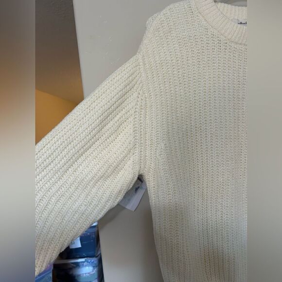 Never Worn Aritzia Wilfred Harper Sweater - Picture 10 of 10